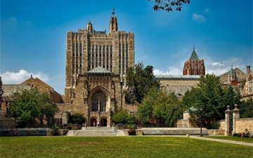 耶鲁大学和密歇根大学安娜堡分校实力比较，也许在密歇根